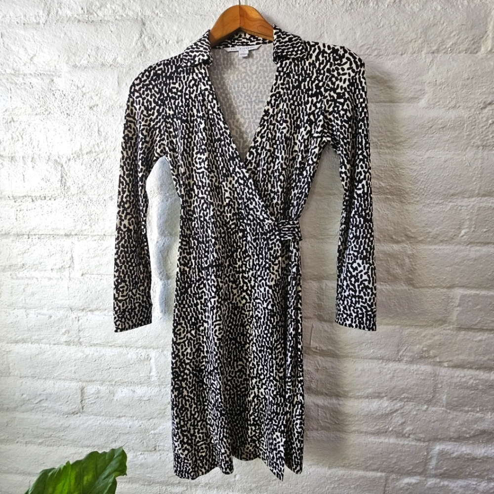 Diane Von Furstenburg Silk Knit Wrap Midi Dress Black Cream Minimalist Print